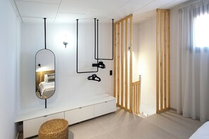ファミリー デュープレックス | 客室ごとに異なる装飾、客室ごとに異なるインテリア、アイロン / アイロン台、WiFi (無料)