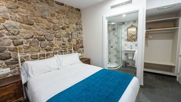 Standard Double Room, Mountain View | Egyptian cotton sheets, premium bedding, down comforters