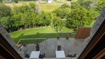 Klassieke tweepersoonskamer, uitzicht op tuin | Lakens van Egyptisch katoen, luxe beddengoed, donzen dekbedden