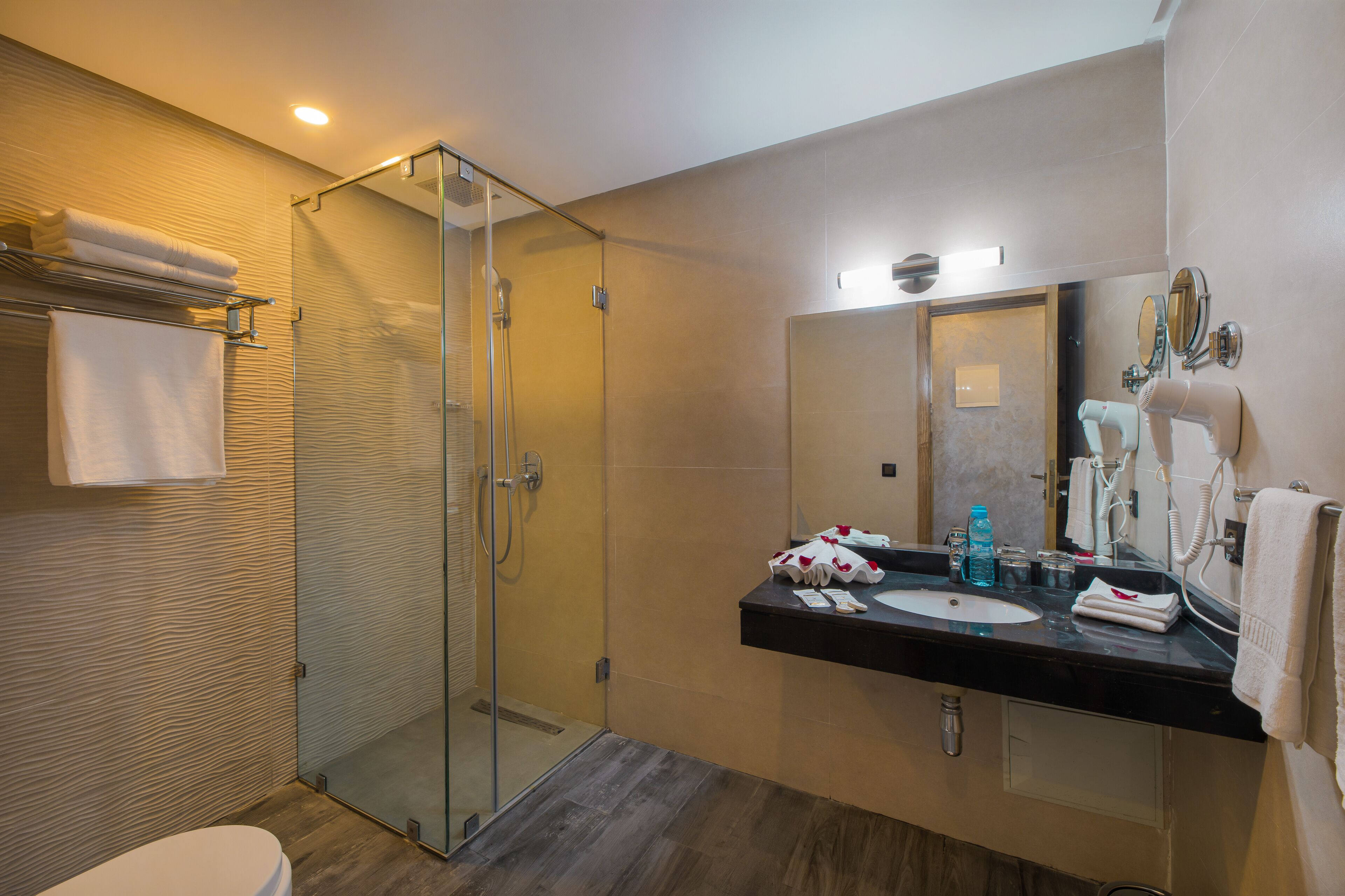 superior double room | bathroom | shower, rainfall showerhead, free toiletries, hair dryer