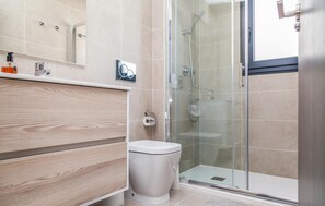 Shower - Lovely apartment in Los Arenales del Sol (Los Arenales del Sol)