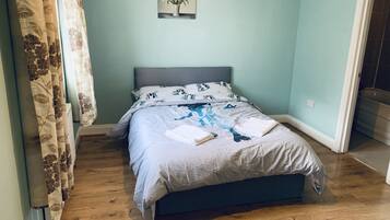 2 bedrooms, iron/ironing board, free WiFi, bed sheets