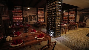 Bar (on property) - Hotel Çarshia e Jupave (Gjakova)