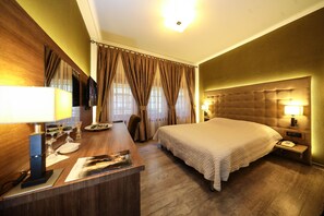 Standard Room | Minibar, desk, soundproofing, free WiFi