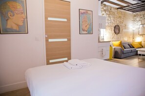 1 soverom, skrivebord, strykejern/-brett og wi-fi (inkludert)