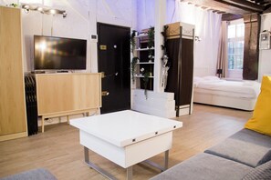 1 soverom, skrivebord, strykejern/-brett og wi-fi (inkludert)