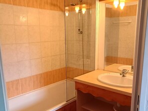 Bathroom - Superdévoluy Rental: Cosy Duplex 6 pers, Pets allowed (Le Dévoluy)