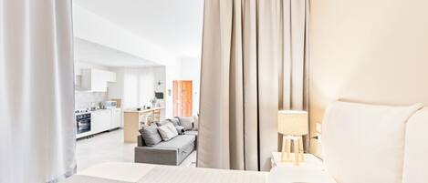 1 bedroom, desk, iron/ironing board, WiFi