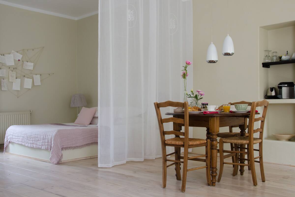 Deluxe Room | Premium bedding, minibar, in-room safe, free WiFi