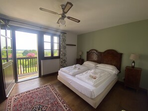 Superior Double Room, Balcony | Down comforters, desk, laptop workspace, free WiFi - Scacciapensieri (Buttrio)