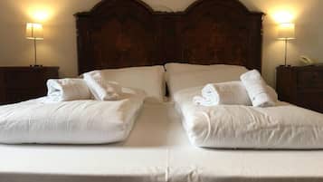Down comforters, desk, laptop workspace, free WiFi