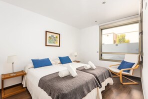 4 bedrooms, desk, iron/ironing board, WiFi