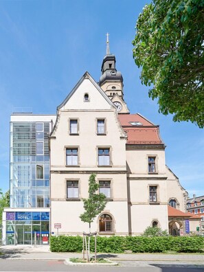 واجهة المنشأة