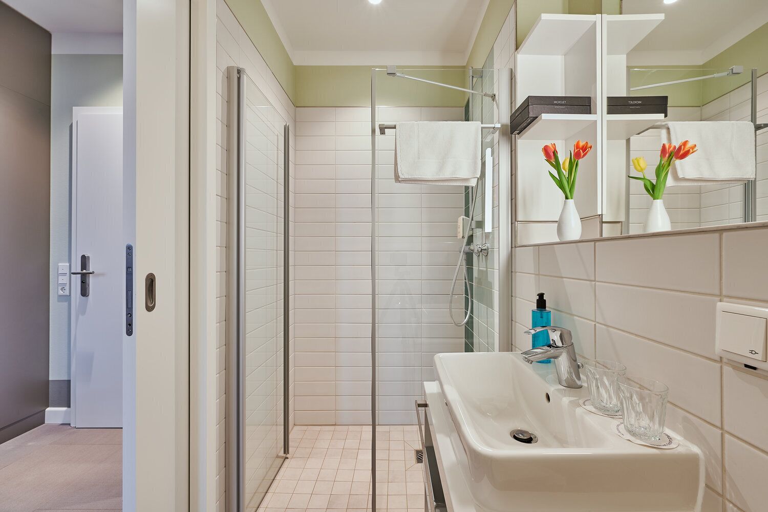 classic double room | bathroom | shower, hair dryer, slippers, towels