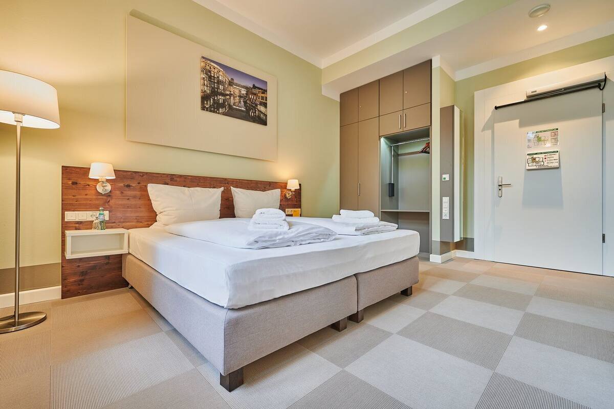 exclusive double room | premium bedding, in-room safe, desk, laptop workspace