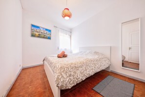 2 室のベッドルーム、アイロン / アイロン台、WiFi