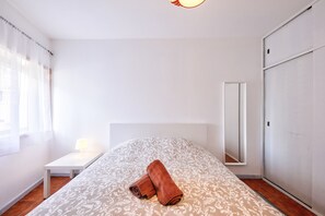 2 Schlafzimmer, Bügeleisen/Bügelbrett, WLAN
