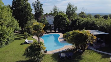 Piscine extérieure, piscine chauffée