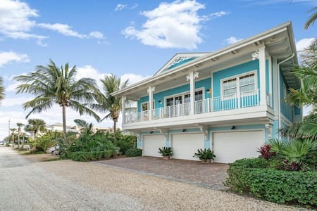 Juno Beach Apartment