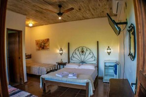 Deluxe Room | Minibar, individually furnished, free WiFi, bed sheets - Pousada Coração Inconfidente (Tiradentes)