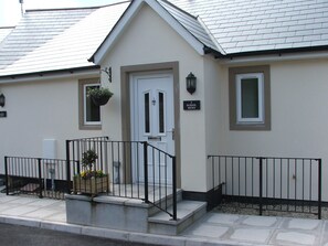 Exterior detail - Luxury Townhouse, Free Wi-fi (Wells)