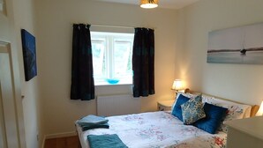 Unclassified image, 3 of 16, button - Luxury Townhouse, Free Wi-fi (Wells)