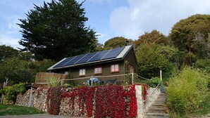 Exterior - Rose Lodge, Eco Lodge With Hot Tub (Langport)