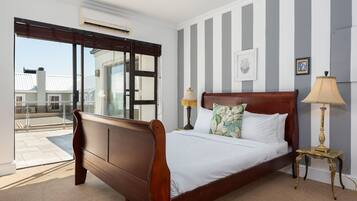 Deluxe Villa | 6 bedrooms, premium bedding, desk, laptop workspace