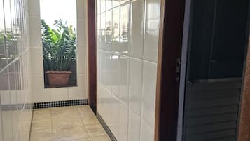 Quarto standard com banheiro compartilhado | 浴室 | 毛巾、肥皂、衛生紙