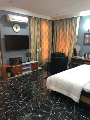 1 bedroom, iron/ironing board, bed sheets