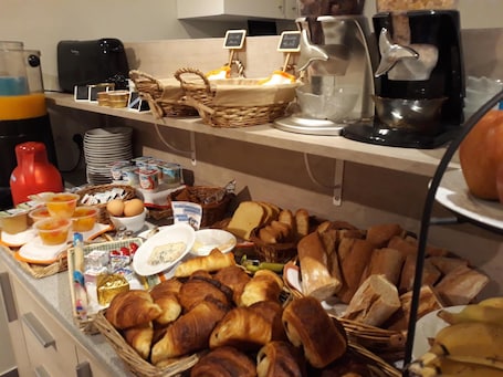 Lunch and dinner served, local cuisine