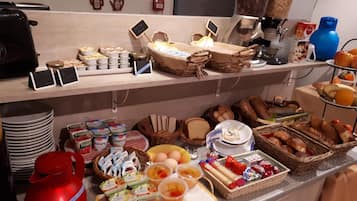 Déjeuner et dîner servis sur place