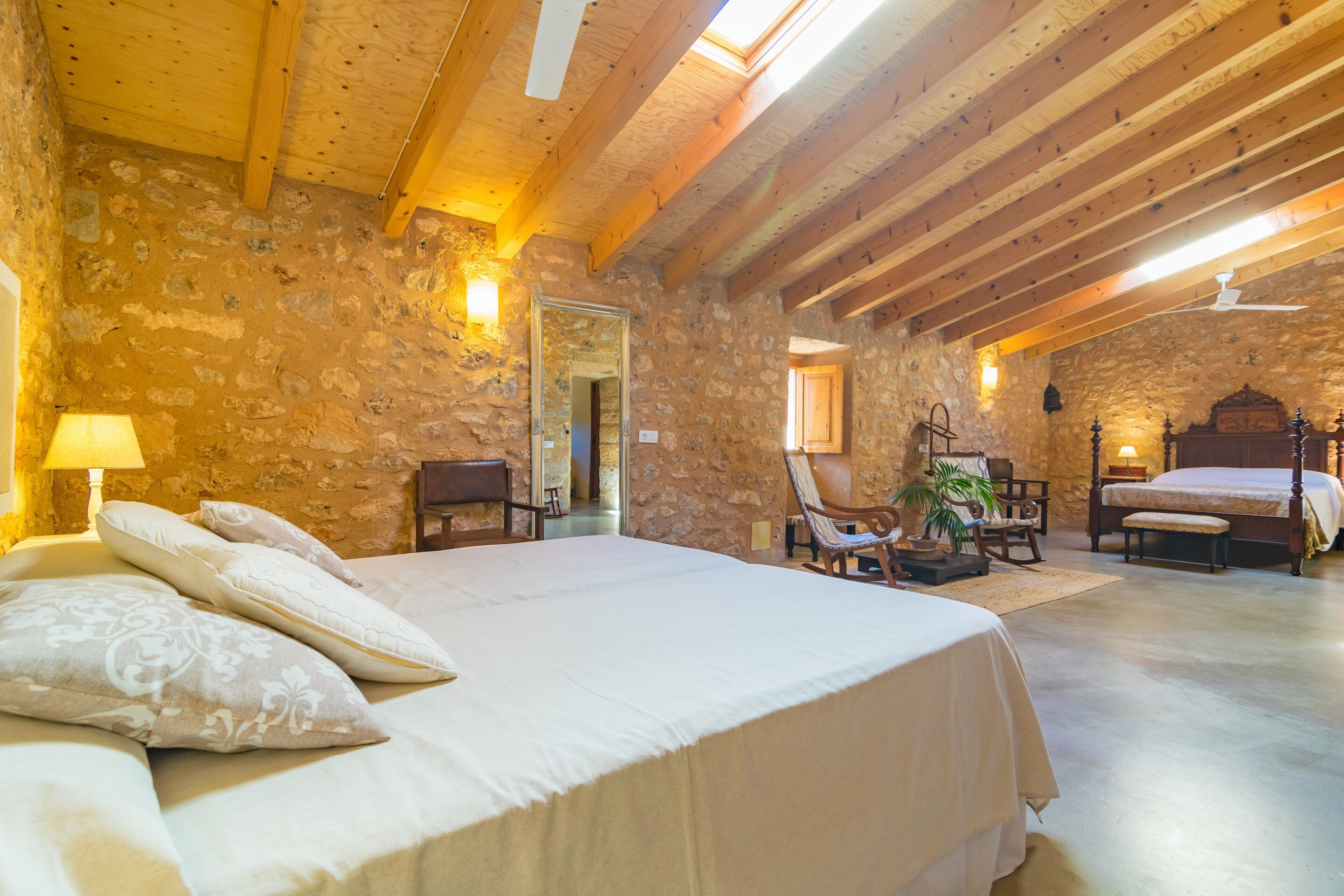 2 makuuhuonetta, silitysrauta/-lauta, ilmainen Wi-Fi, vuodevaatteet