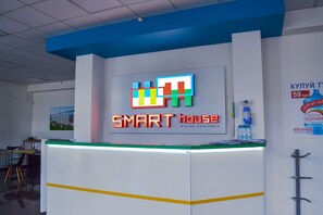 Reception - Smart House Hotel (Kyiv)