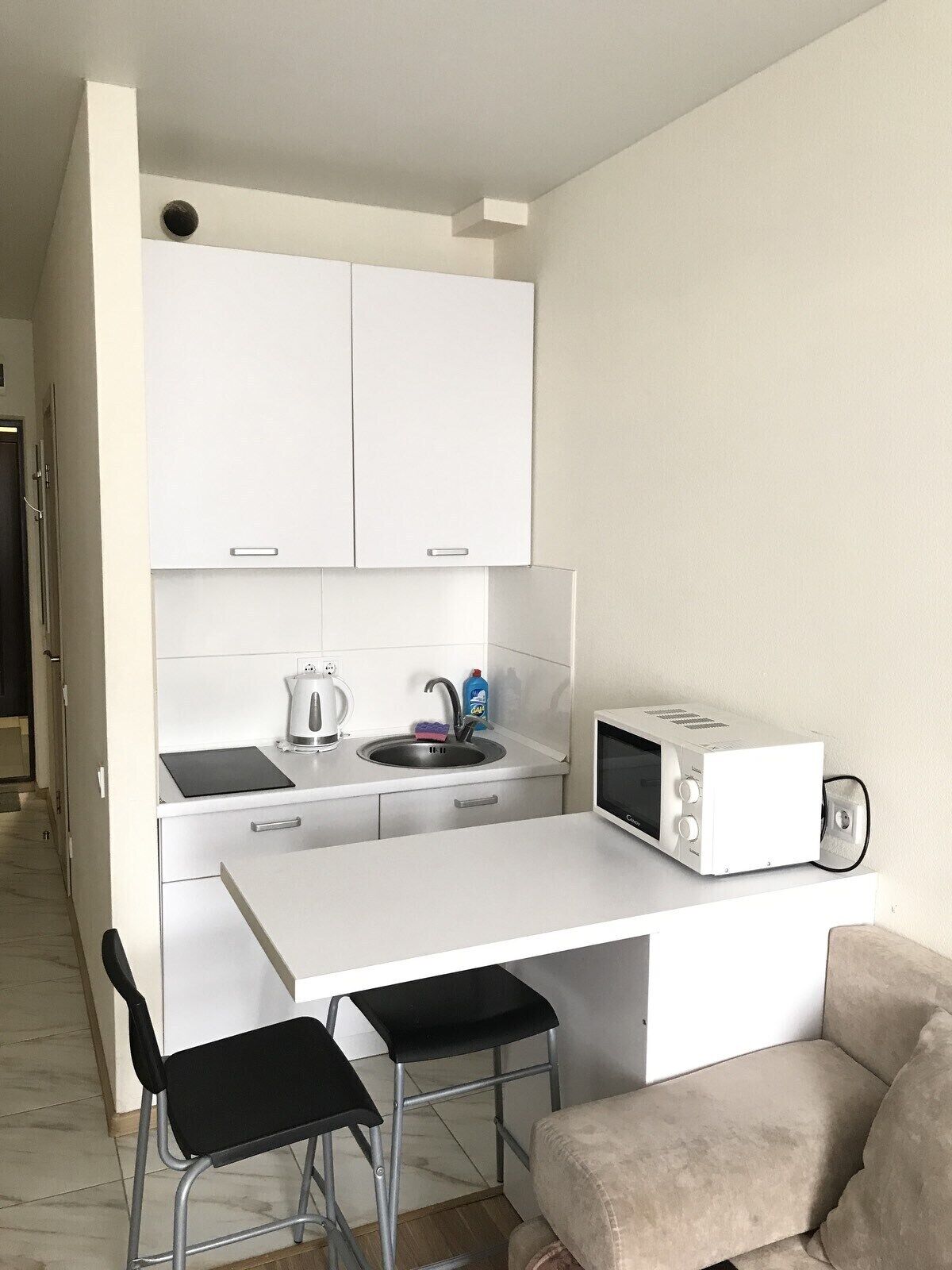 ห้องสแตนดาร์ดสำหรับสี่ท่าน | ครัวส่วนตัว | ตู้เย็น, ไมโครเวฟ, เตาประกอบอาหาร, กาต้มน้ำไฟฟ้า