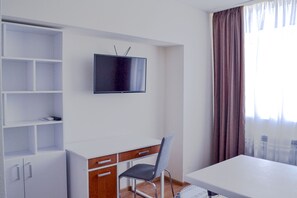 Classic Studio - Smart House Hotel (Kyiv)