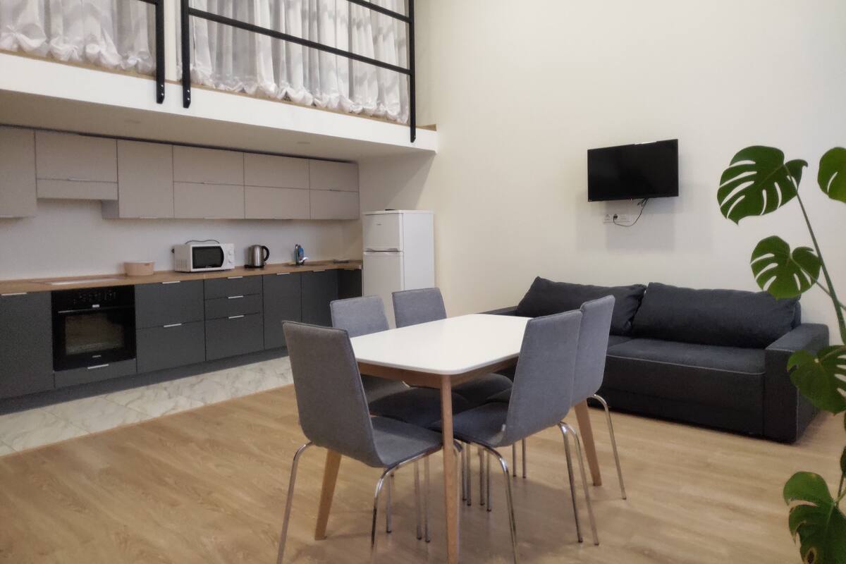 Departamento de lujo, 1 habitación, con acceso para personas discapacitadas, para no fumadores | Ropa de cama de alta calidad, edredón y escritorio 