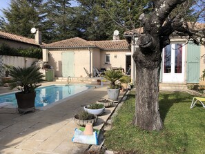 Outdoor pool - villa in the Aix countryside (Aix-en-Provence)