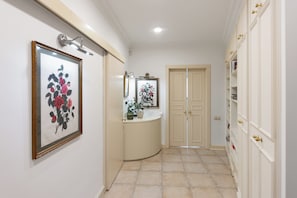 Presidential-Apartment | 2 Schlafzimmer, individuell dekoriert, schallisolierte Zimmer