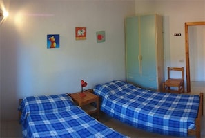Apartment, 2 Bedrooms | 2 bedrooms, bed sheets