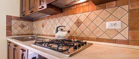 Apartemen, 3 kamar tidur | Dapur pribadi | Lemari es besar, kompor, dan peralatan masak/sendok-piring