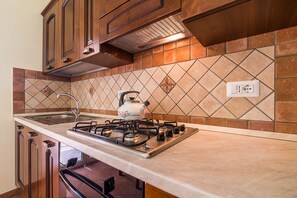 Appartamento, 3 camere da letto | Cucina privata | Frigorifero con congelatore, piano cottura, pentole/stoviglie/utensili