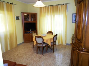 Apartment, 2 Bedrooms | In-room dining - Casa Pineta 3 (Dorgali)