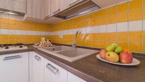 Unclassified image, 4 of 17, button - Casa Trifoglio (Dorgali)