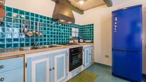 Apartemen, 2 kamar tidur | Dapur pribadi | Lemari es besar, kompor, dan peralatan masak/sendok-piring