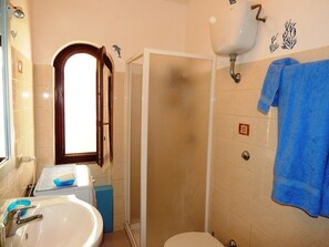 Apartment, 2 Schlafzimmer | Badezimmer