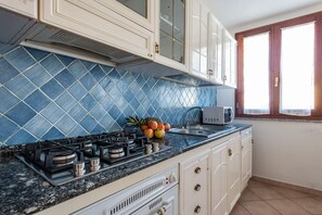 Apartment, 1 Schlafzimmer | Eigene Küche | Großer Kühlschrank, Ofen, Herdplatte, Geschirrspüler