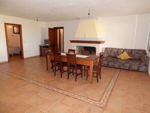 Appartement, 2 chambres | Restauration dans la chambre