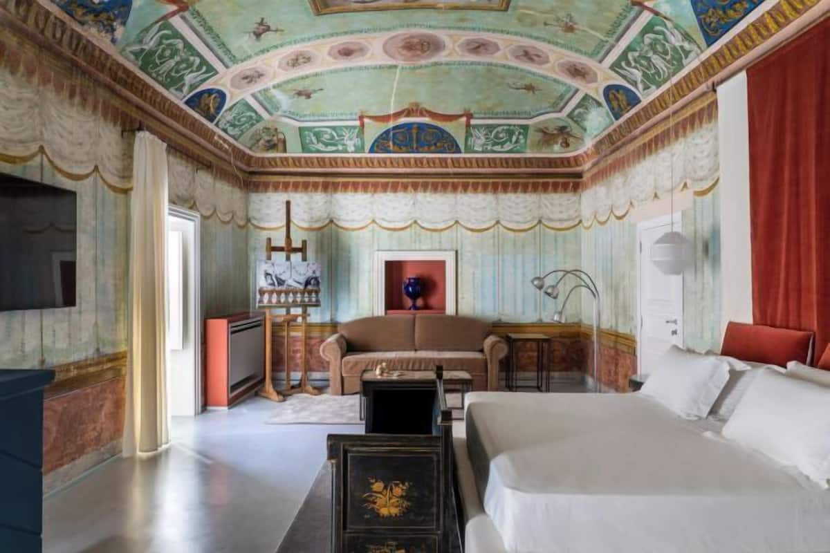 1 bedroom, minibar, individually decorated, individually furnished