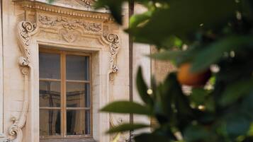 Minibar, con stile personalizzato, con arredamento individuale